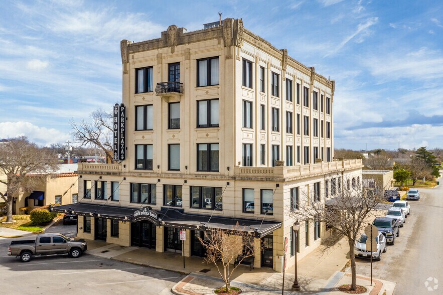 Primary Photo Of 217 S River St, Seguin Storefront Retail Office For Lease