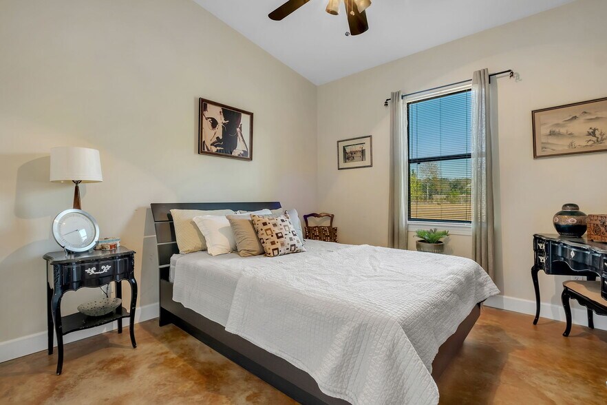 More Photos Of , Quincy Unknown For Sale