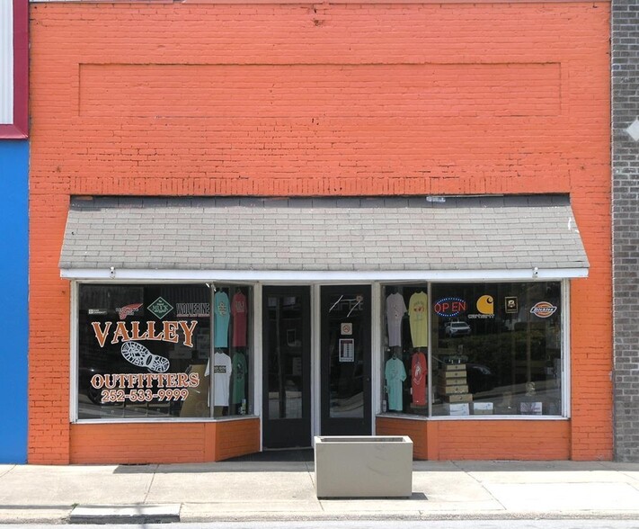 More Photos Of 923 Roanoke Ave, Roanoke Rapids Storefront For Sale