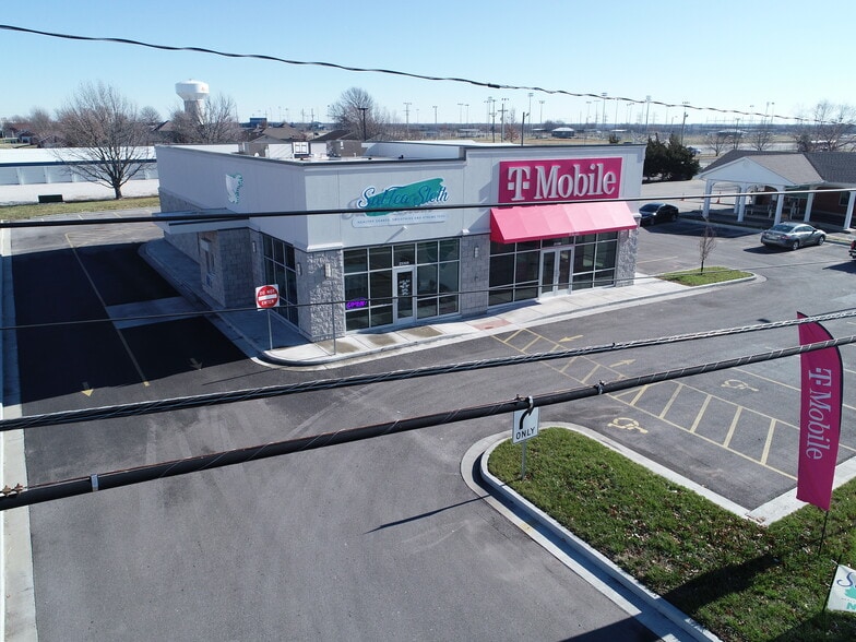 More Photos Of 2530 Grand Ave, Carthage General Retail For Sale