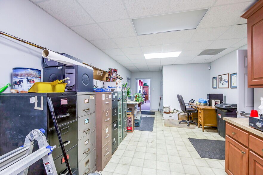 More Photos Of 10310 Memory Ln, Chesterfield Office For Sale