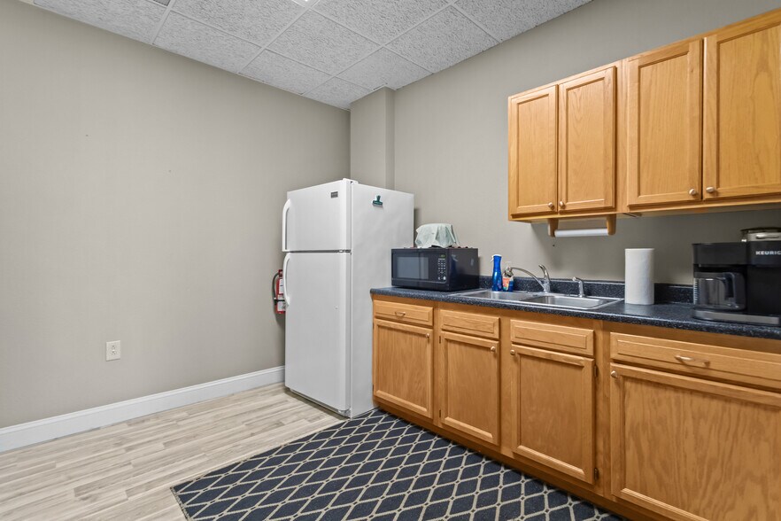 More Photos Of 2765 Albright Rd, Kokomo Office For Sale