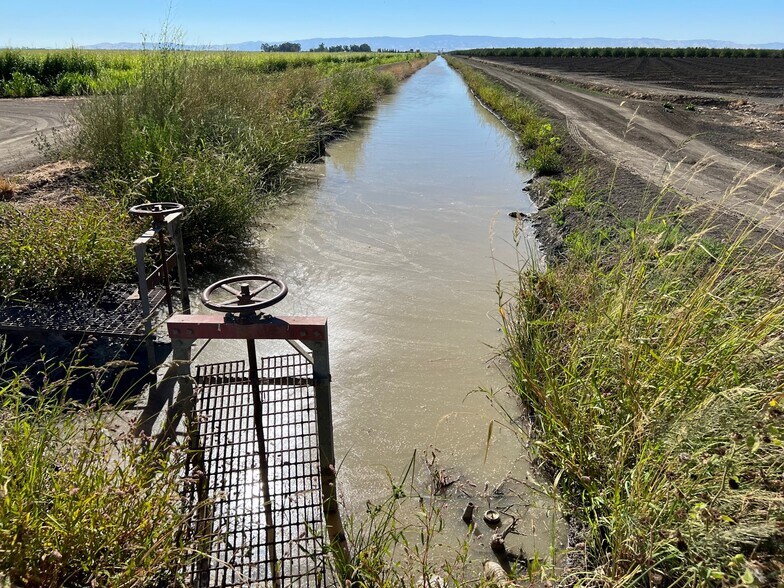 More Photos Of Radio Station, Dixon Land For Sale