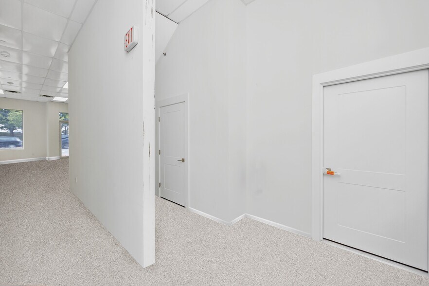 More Photos Of 1080 New York Ave, Huntington Station Apartments For Lease