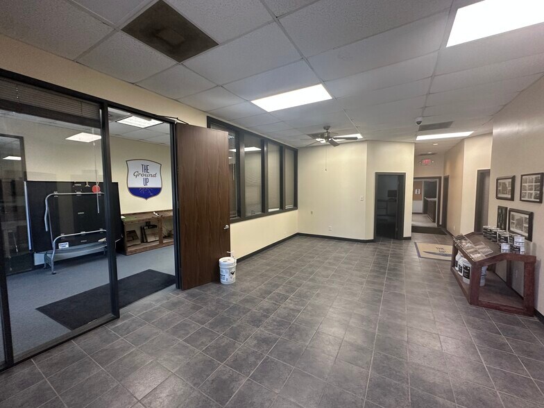 More Photos Of 1261 Brittmoore Rd, Houston Warehouse For Sale
