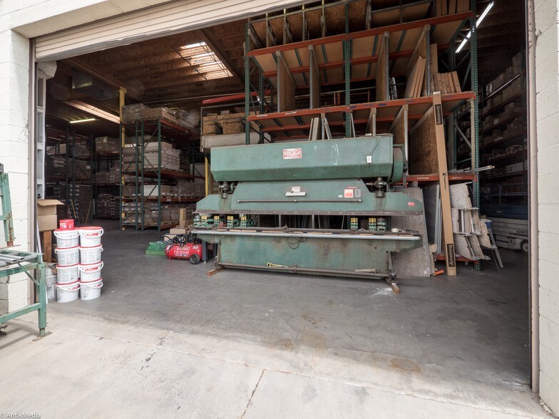 More Photos Of 1730 W Buchanan St, Phoenix Warehouse For Lease
