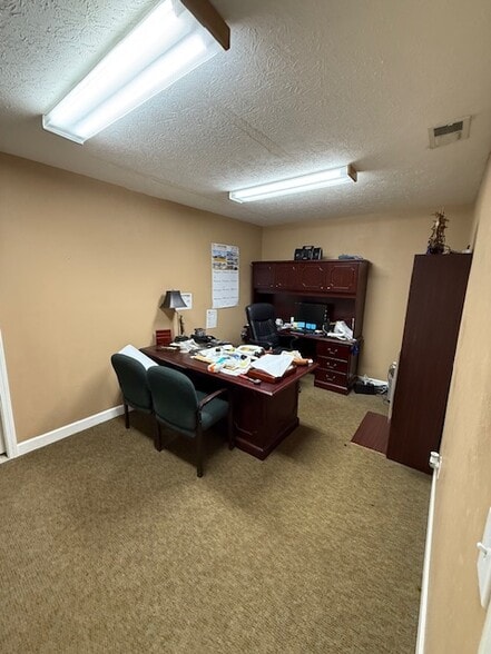 More Photos Of 1525 9th Ave SE, Hickory Warehouse For Sale