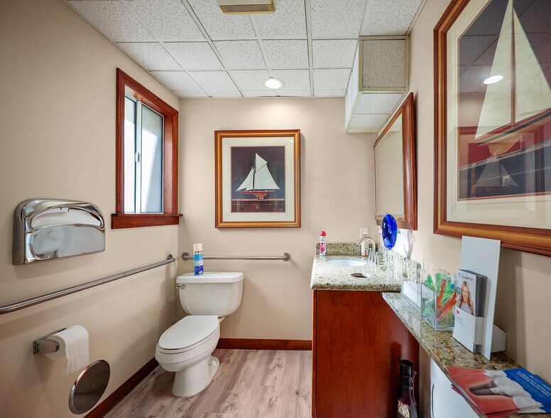 More Photos Of 9012-9016 W Olympic Blvd, Beverly Hills Medical For Sale