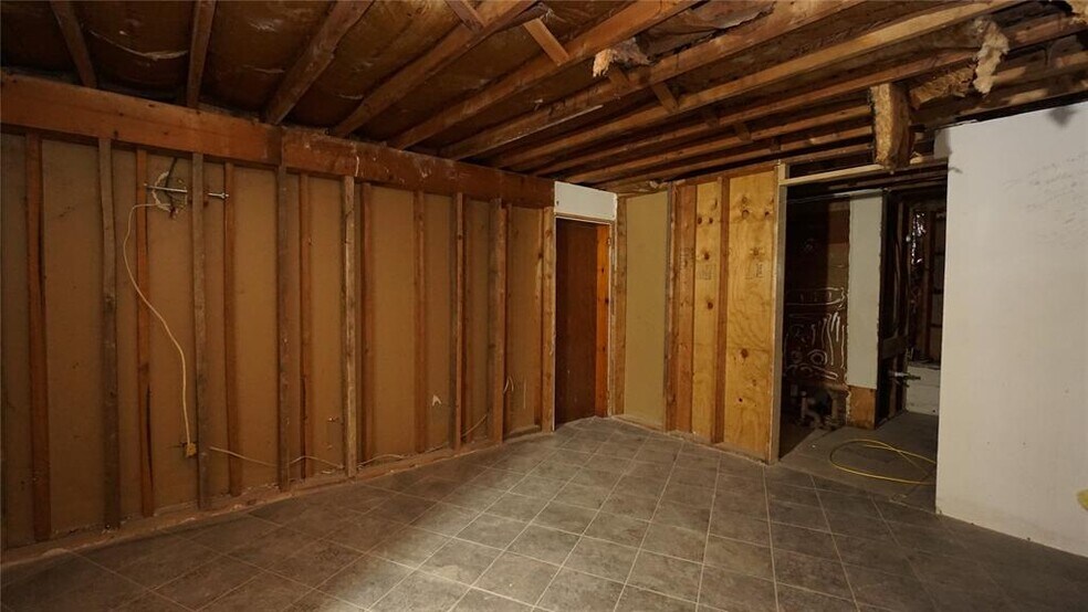 More Photos Of 6 Dedrick Hill Rd, Binghamton Apartments For Sale