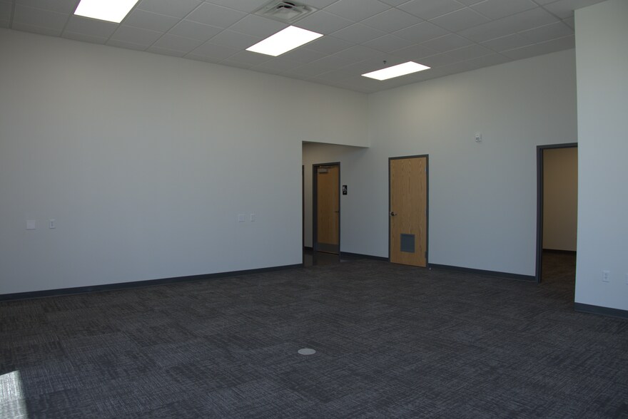 More Photos Of 3240 Clover Ridge Ave, Ruskin Unknown For Lease