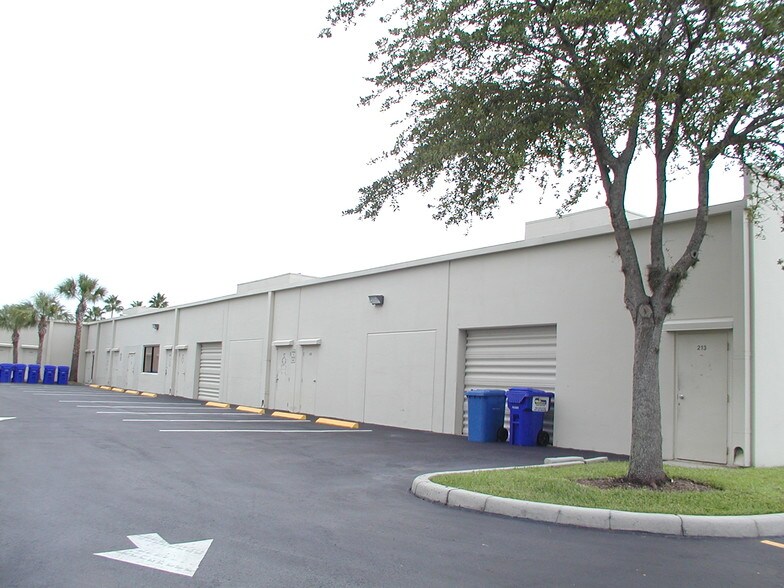 More Photos Of 13790-13798 NW 4th St, Sunrise Loft Creative Space For Lease