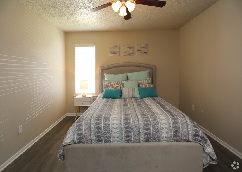 More Photos Of 504 Dudley Cir, Arlington Apartments For Sale