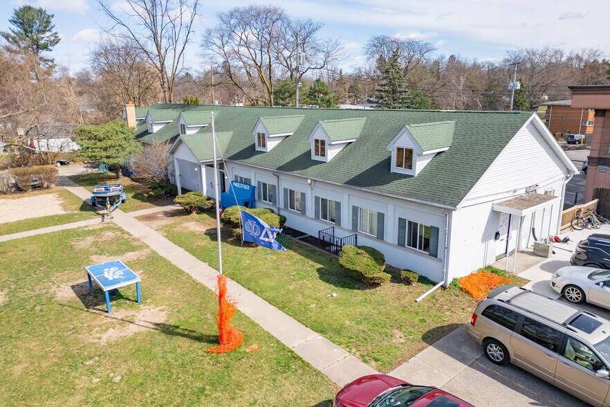 More Photos Of 241 Louis St, East Lansing Apartments For Sale