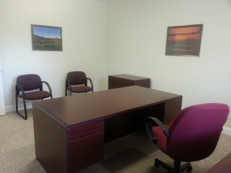 More Photos Of 106 Colony Park Dr, Cumming Office Residential For Lease