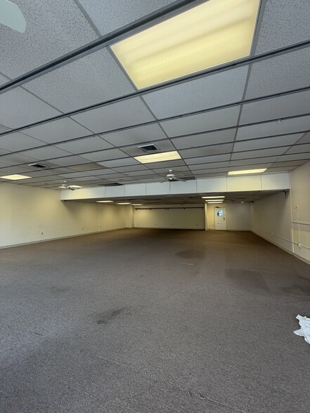 More Photos Of 969-979 Meriden Waterbury Tpke, Plantsville Freestanding For Lease