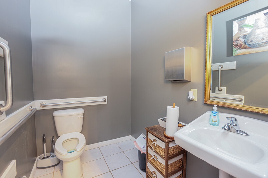 More Photos Of 8311 Two Notch Rd, Columbia Office For Sale