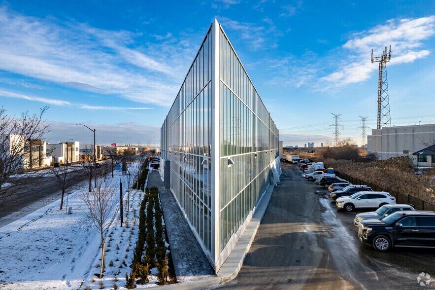 More Photos Of 99 Great Gulf Dr, Vaughan Flex For Lease