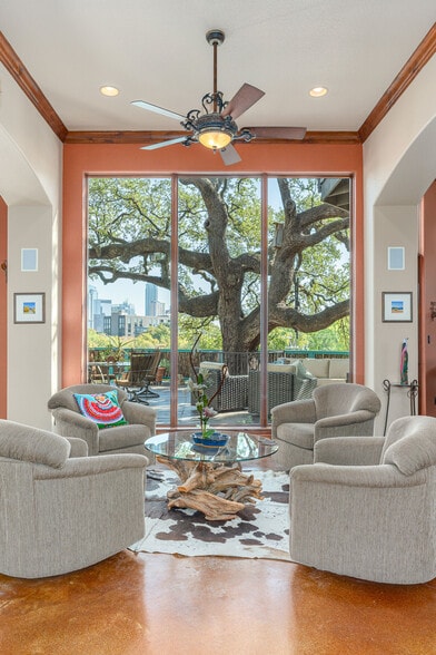 More Photos Of 1300 Bluff St, Austin Flex For Sale