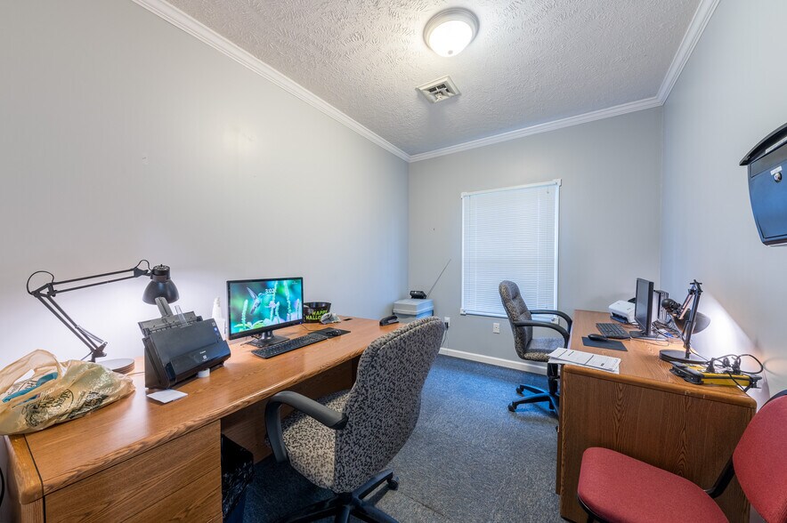 More Photos Of 304 Scott Ave, Morgantown Office For Lease