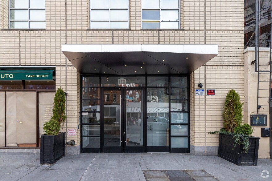 More Photos Of 117 7th Ave S, New York Storefront For Lease