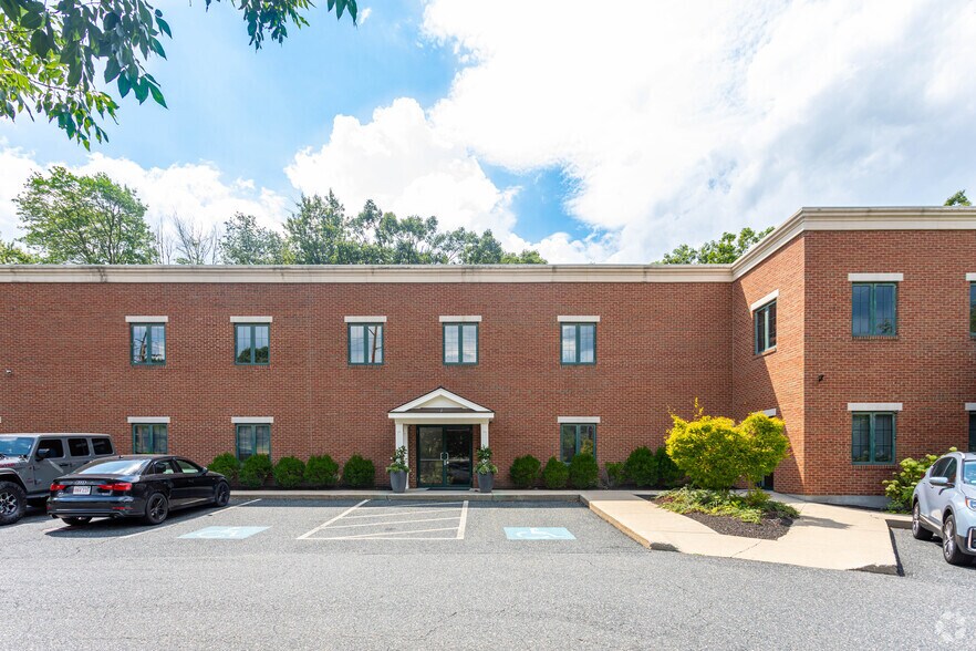 More Photos Of 100 Waverly St, Ashland Medical For Lease