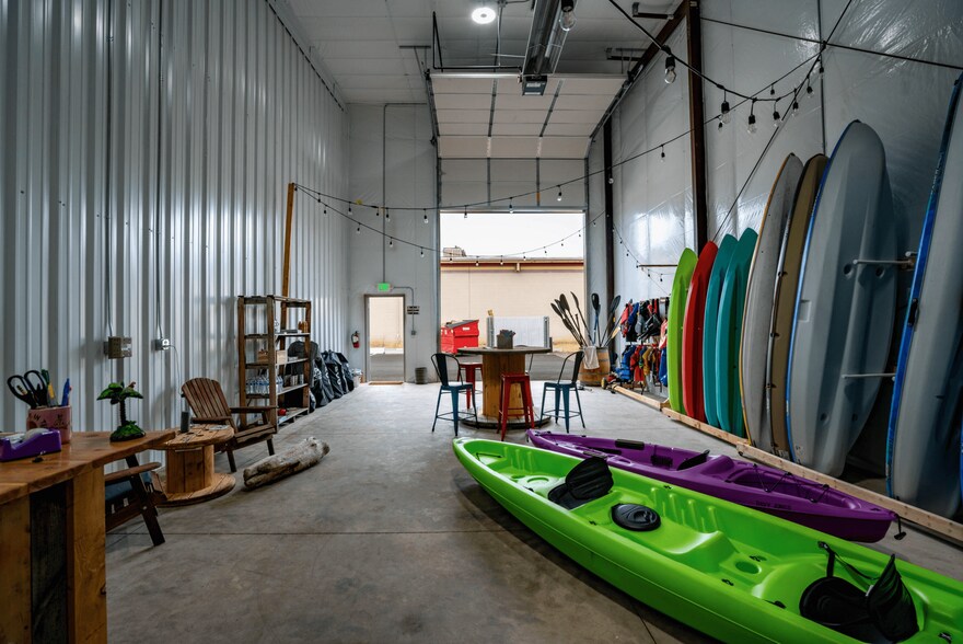 More Photos Of 2074 Commerce Dr, Medford Industrial For Lease