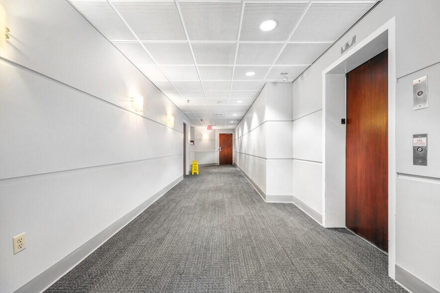 More Photos Of 55 Accord Park Dr, Rockland Office For Sale