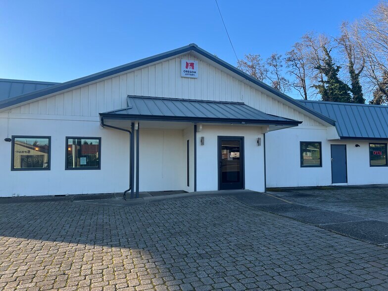 More Photos Of 325 Main St, Dallas Restaurant For Sale