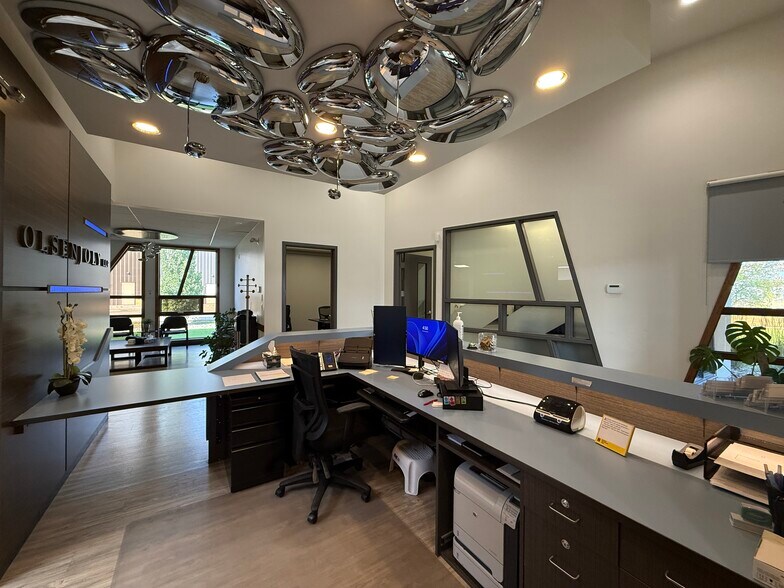 More Photos Of 518 Laura Av, Red Deer County Office For Sale