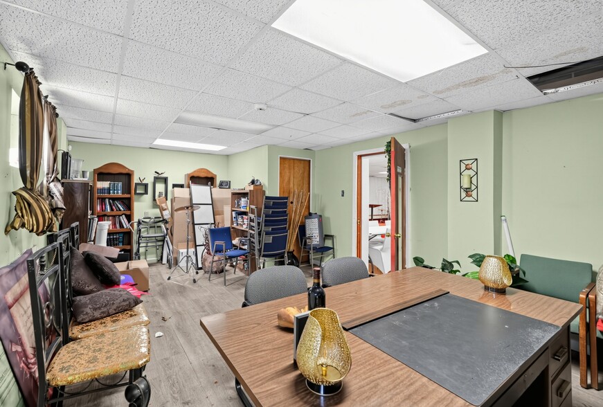 More Photos Of 1110 Coles Mill Rd, Williamstown Specialty For Sale