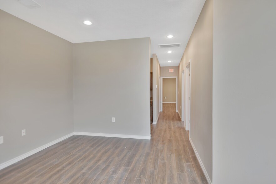 More Photos Of 20150 Kuykendahl Rd, Spring Warehouse For Lease