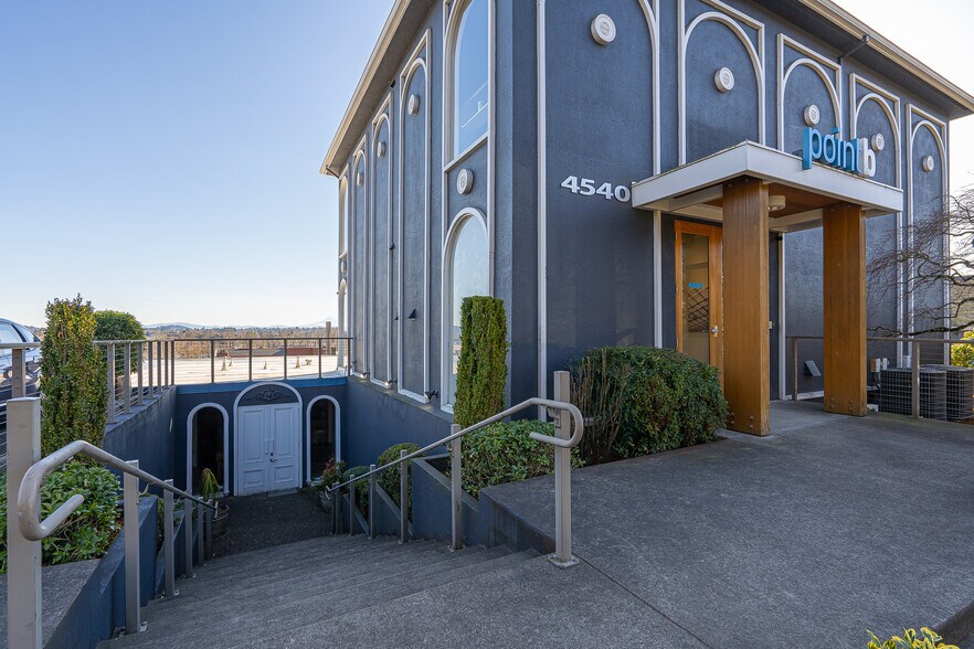 More Photos Of 4540 SW Kelly Ave, Portland Office For Sale