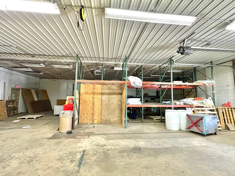 More Photos Of 769-771 N Madison St, Crown Point Service For Lease