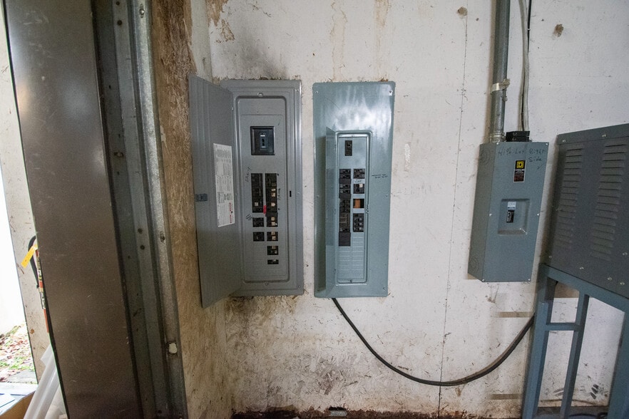 More Photos Of 248 W Franklinville St, Staley Manufacturing For Sale