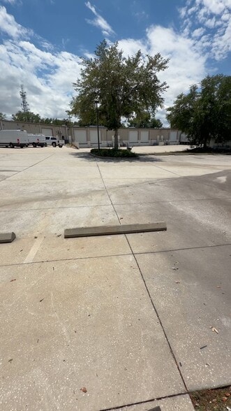 Primary Photo Of 400 Countyline Ct, Winter Garden Warehouse For Lease