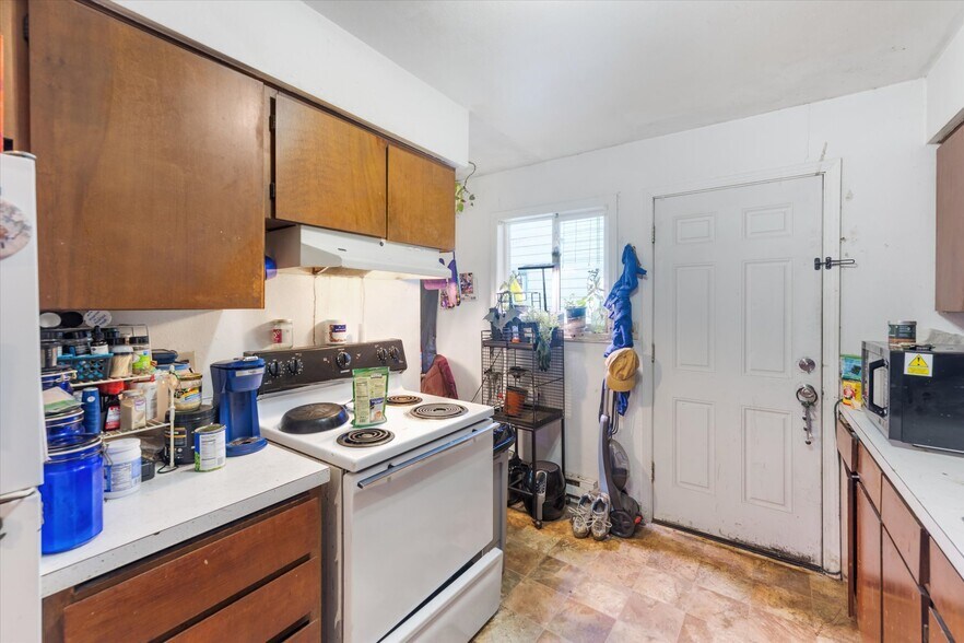 More Photos Of 227 24th Ave, Longview Apartments For Sale