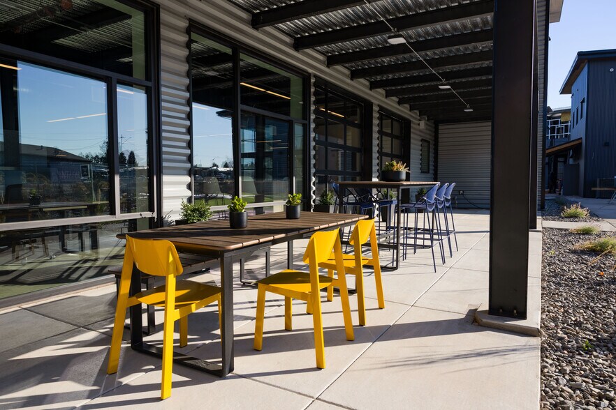 More Photos Of 565 SE 9th St, Bend Coworking Space
