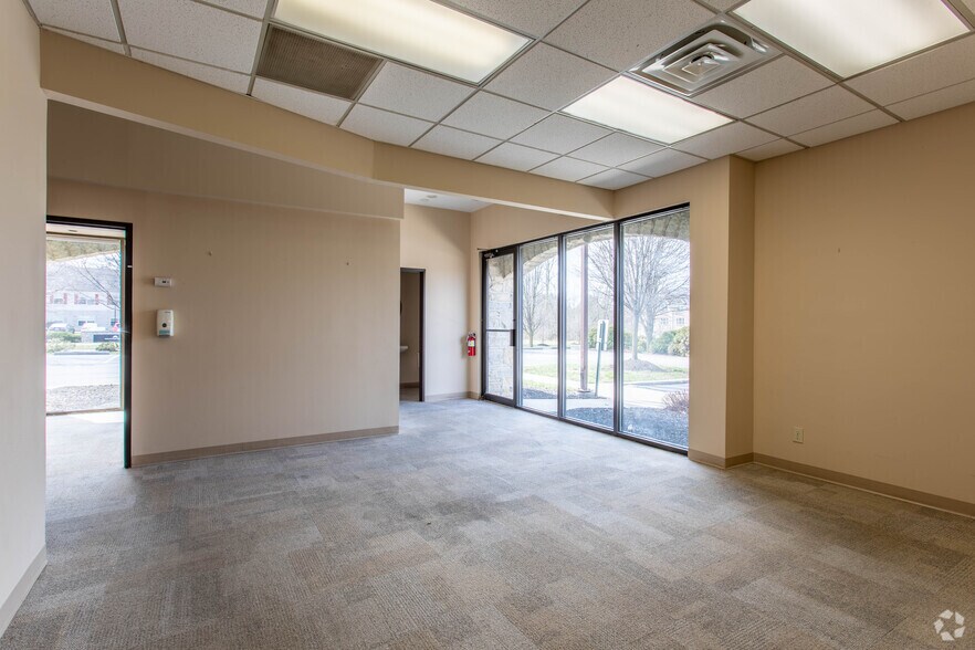 More Photos Of 4015-4059 W Dublin-Granville Rd, Dublin Office For Lease
