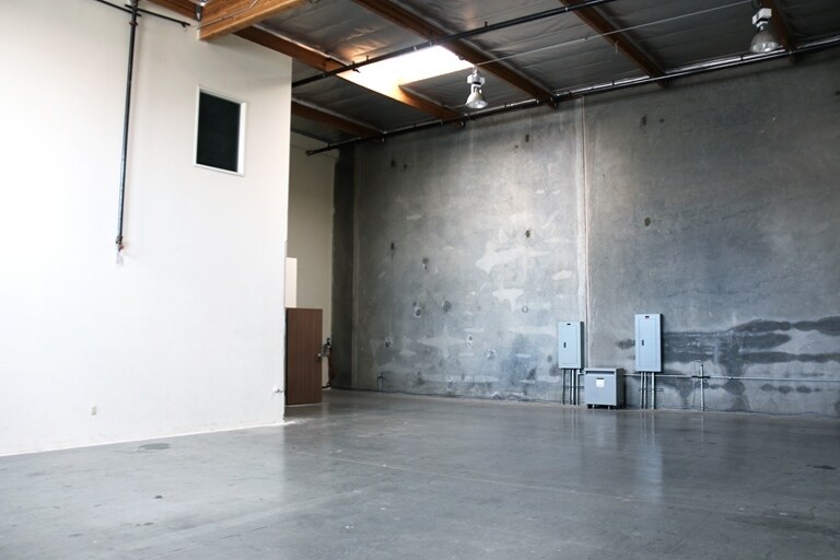 More Photos Of 12335 Denholm Dr, El Monte Warehouse For Lease
