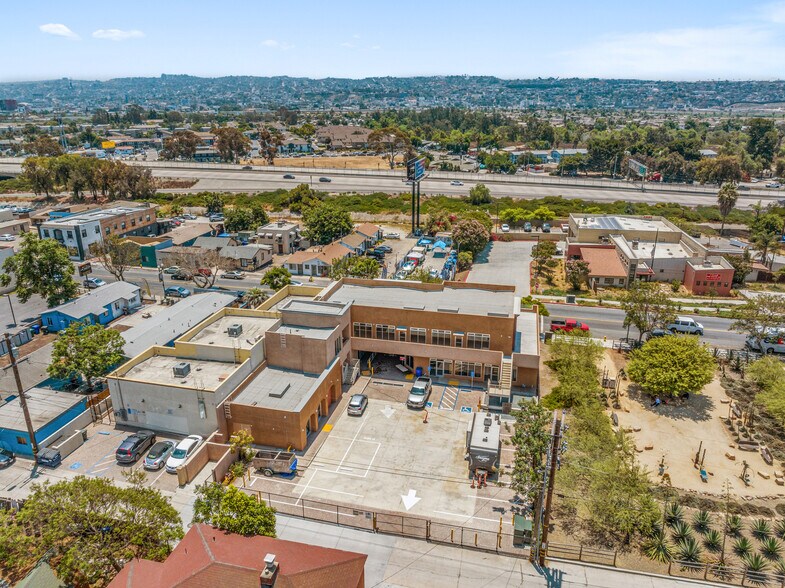 More Photos Of 165 W San Ysidro Blvd, San Ysidro General Retail For Lease