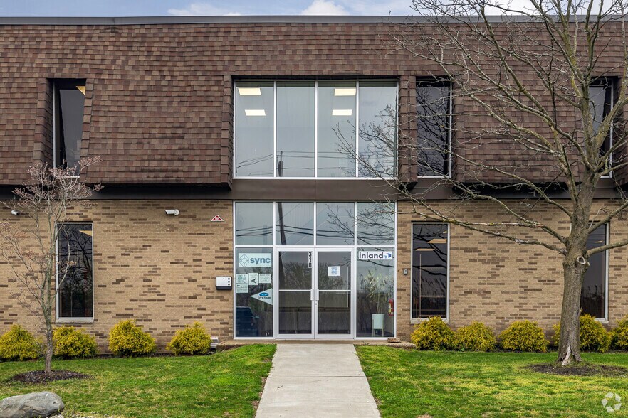 More Photos Of 310 Paterson Plank Rd, Carlstadt Manufacturing For Lease