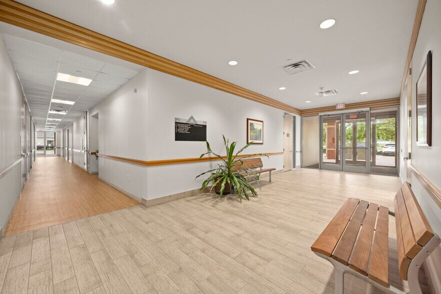 More Photos Of 403 Ogletree Dr, Livingston Medical For Lease