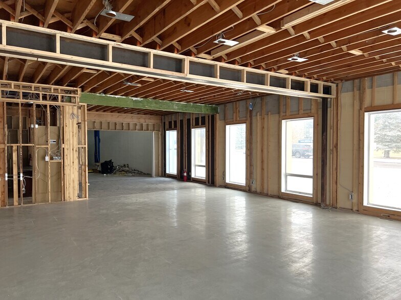 More Photos Of 1420 40th Ave NE, Calgary Warehouse For Sale