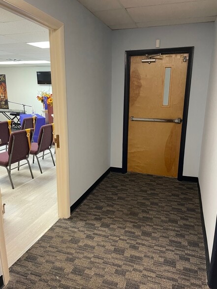 More Photos Of 660-670 Lincoln St, Portsmouth Unknown For Lease