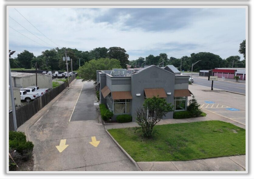 More Photos Of 901 E Broadway St, North Little Rock General Retail For Sale