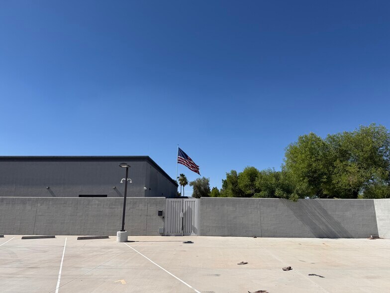More Photos Of 2060 S Vineyard, Mesa Contractor Storage Yard For Lease