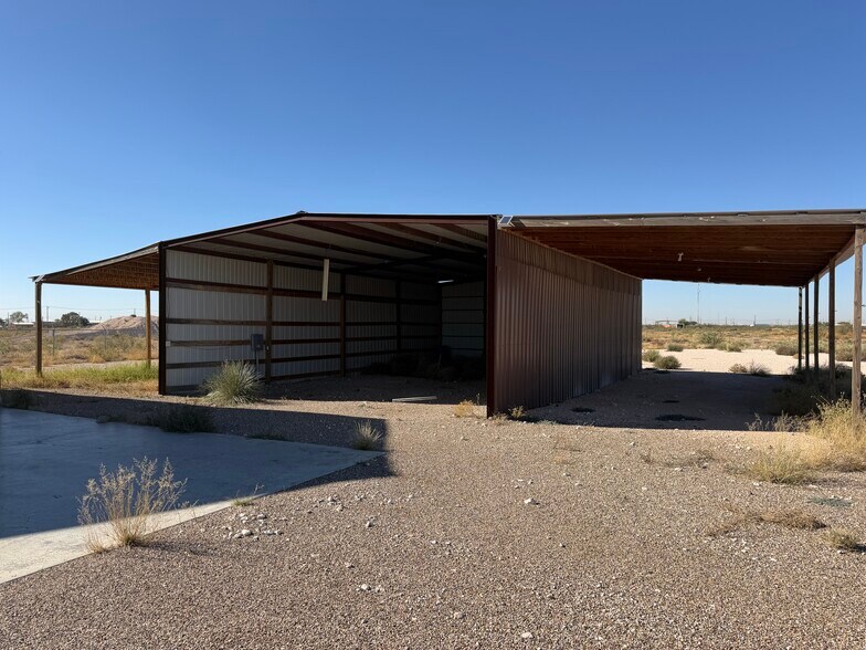 More Photos Of 5105 S Veronica St, Monahans Warehouse For Lease