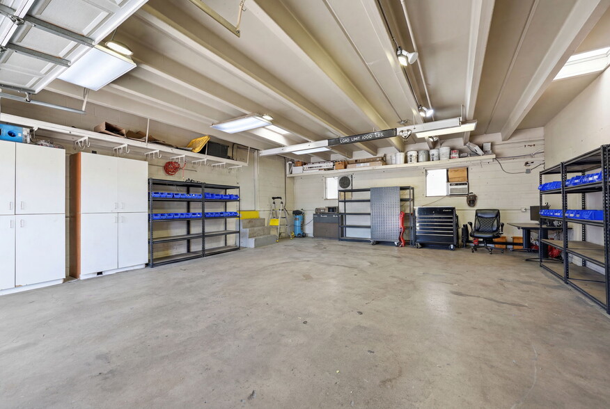 More Photos Of 2311 S Platte River Dr, Denver Showroom For Lease