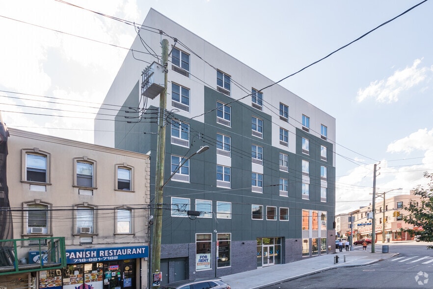 More Photos Of 38 Victory Blvd, Staten Island Office For Lease