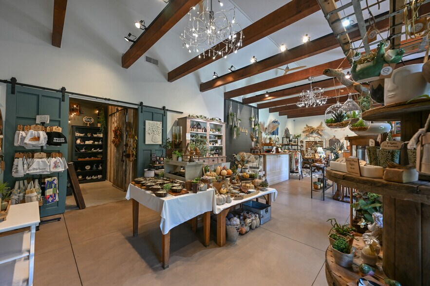 More Photos Of 4434 Wadsworth Rd, Norton Freestanding For Sale